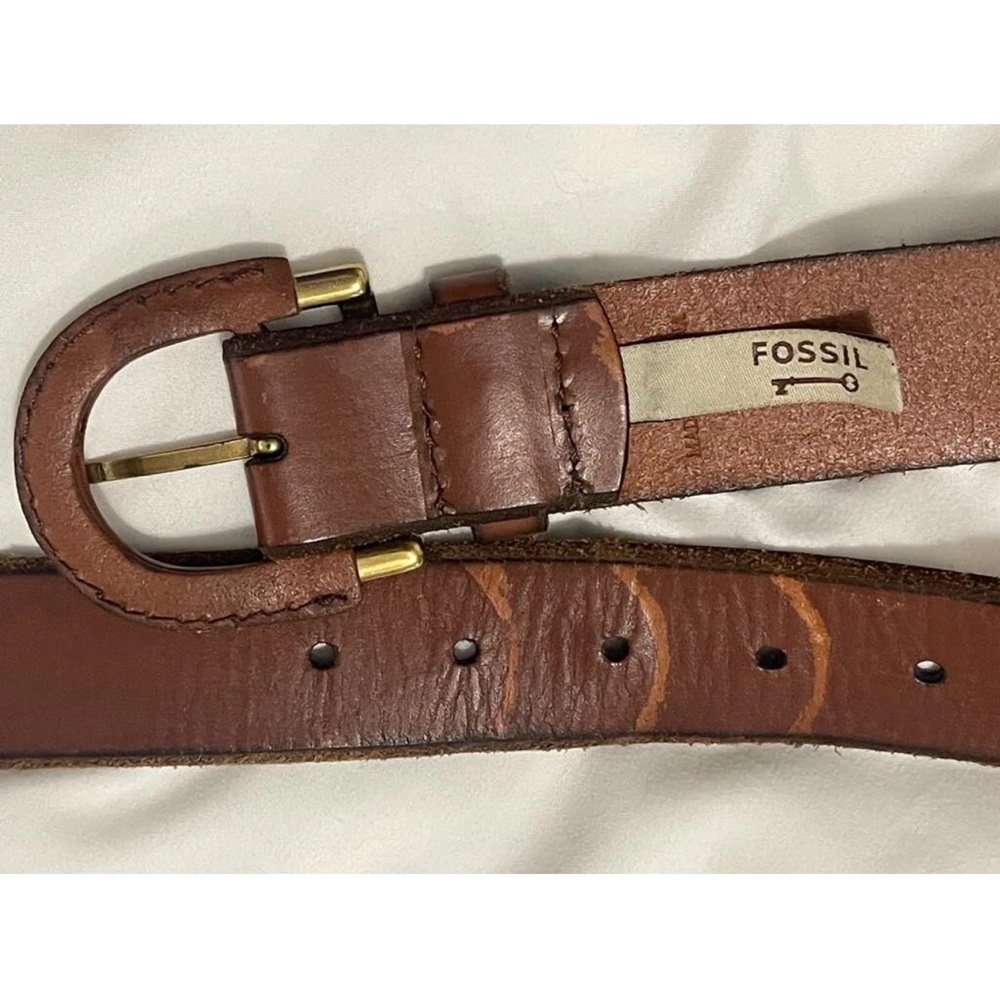 FOSSIL Semi-Distressed Aged Leather-Wrapped Buckle MInimalist UNISEX Size MEDIUM